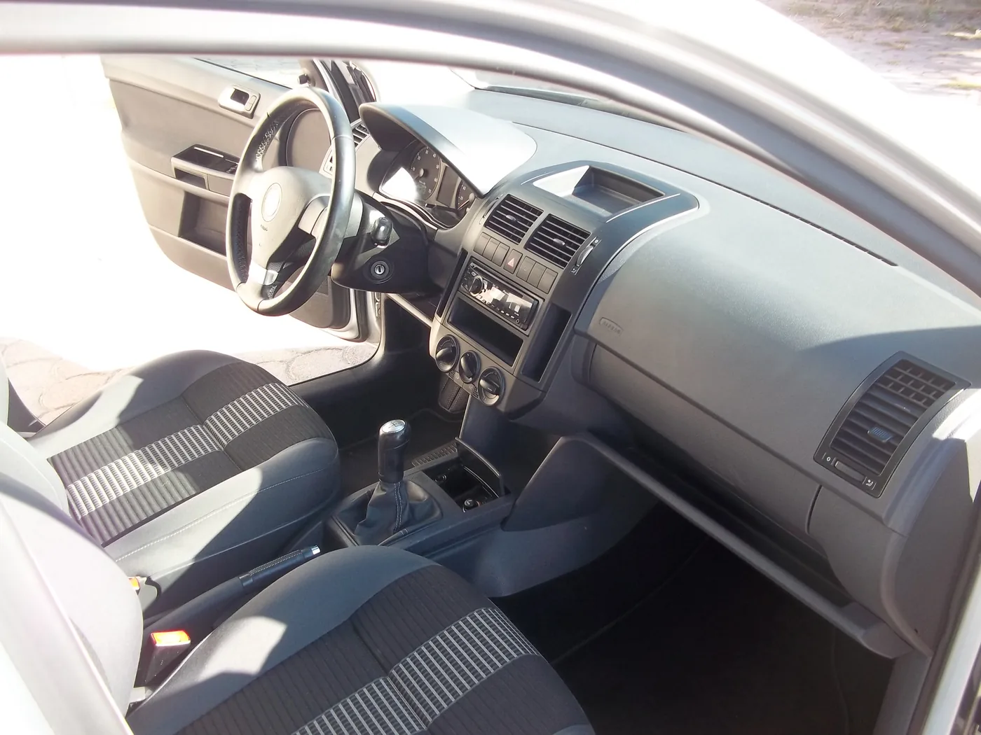 Volkswagen Polo 1.2 United — foto 12